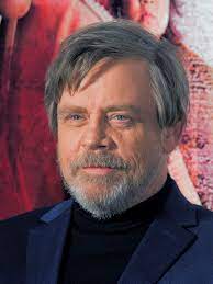Standing next to mark hamill who is 5'7 (1.70m) or so when they were making star wars he looks about 2 cm or so smaller so george lucas at the time was perhaps 5'6 or so. Mark Hamill Wookieepedia Fandom