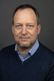 Ansprechpartner*innen