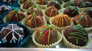 Color y sabor natural en nuestras trufas. - Picture of Chocolates ...