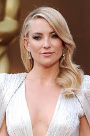 Кейт хадсон родилась в семье певца билла хадсона и актрисы голди хоун. Kate Hudson 12 Finger Oder Schwimmhaute Stars Mit Fehlbildungen