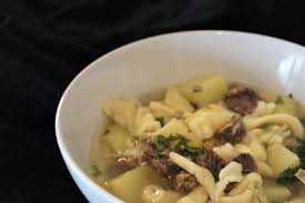 Non mancano esempi di utilizzo degli spätzle in brodo, come nel caso della gaisburger marsch. Gaisburger Marsch Oder Auch Spatzle In Suppe Foodistini