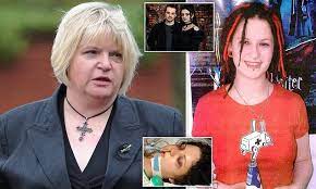 Sophie lancaster and robert maltby, 21, were set upon by a gang of teenagers in a nearby park. Mother Of Sophie Lancaster 20 Works With Coronation Street Seleksie