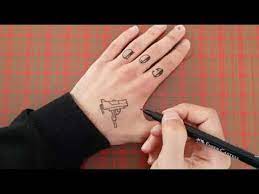 Find this pin and more on roblox song codes by emmyblond1999. 1 Dakikada Yapabileceginiz 10 Kolay Dovme Modeli Tattoo Youtube