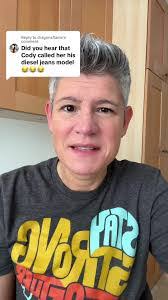 Robyn Sullivan's Instagram, Twitter & Facebook