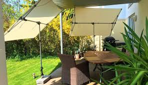 Terrassengestaltung Mit Freistehenden Markisen Zum Kippen Als Sonnenschutz Sitzgruppe In 2020 Freistehende Markise Terrassengestaltung Markise