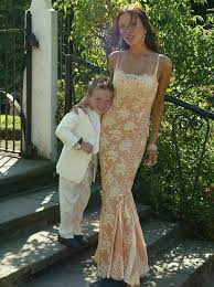 Huge collection, amazing choice, 100+ million high quality, affordable rf and rm images. Victoria Beckham In Dolce And Gabbana For Friend Davinia Taylor S Wedding In 2003 This Is One Of Her First Iconic Outfits And Was Sold In Kiyafet Fotografcilik