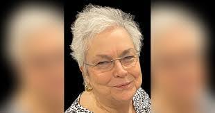 Darlene Charleston's Instagram, Twitter & Facebook