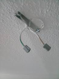 Die anschlüsse der kabel lampe l n sind dabei wichtig. Wollte 2 Lampen Mit Metallgehause Anschliessen Ist Ein Altbau D H Von Der Decke Kommen 2 Kabel Eines Ist Gelb Grun Das Andere Grau Wo Schliess Ich Das An Elektrik Lampe