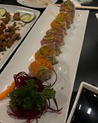 Hoy es un día especial para mi amigo, el chef Rosendo Rendón, y su gran  equipo. ¡El restaurante Kumayaka Sushi, ubicado sobre la Av. Marina 2207,  abre sus puertas! No hay duda