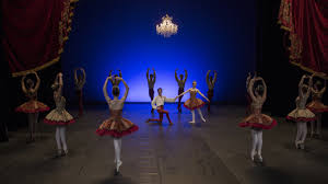 Léna grisky est une jeune danseuse. Programme Tv Lena Reve D Etoile La Nouvelle Serie Disney Channel Danses Avec La Plume L Actualite De La Danse