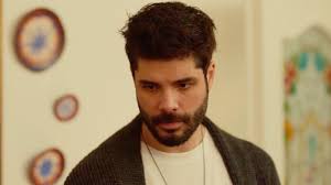 La Notte nel Cuore Anticipazioni Turche: Esat si pentirà e si innamorerà  davvero di Esma? Ecco