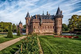 Los países bajos, es el país constituyente más grande de los cuatro que, junto con las islas de aruba, curazao y san martín, forman el reino de los países bajos. Fondos De Pantalla Paises Bajos Castillo Diseno Del Paisaje Castle De Haar Cesped Ciudades Descargar Imagenes