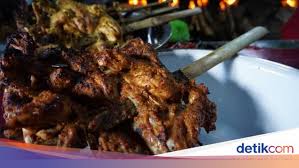 Menu makanan ini sering disajikan masyarakat, untuk sarapan, menu makan siang, ataupun makan malam. Kabupaten Ini Punya Surga Wisata Kuliner Ayam