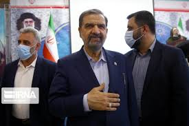 إبراهيم رئيسي الذي فاز السبت (19 حزيران/يونيو 2021) بالانتخابات الرئاسية الإيرانية، حسب نتائج أولية رسمية، رجل دين محافظ ومتشدّد، يرفع منذ أعوام شعار الدفاع عن الطبقات. Ju268pmbhof4zm