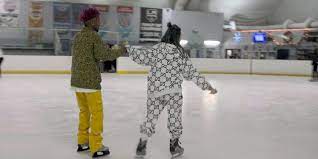 Throughout the film, we see eilish on the phone with q, telling. Billie Eilish Doc Shows Her Secret Relationship With Q Aka 7 Amp