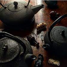Laurie Leahy Prairie Boheme On Instagram Tetsu Kyusu Tetsubin And Netsuke From Japan These Cast Iron Tea Pots Look Cast Iron Tea Pot Tea Pots Cast Iron