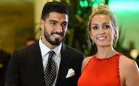 Les deux uruguayens sont ensemble depuis l'adolescence. La Magnifique Histoire D Amour De Luis Suarez Et Sa Femme Senbaat Com
