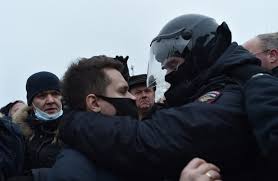 Протесты в россии 31 января начались с самого утра на дальнем востоке и постепенно переросли в массовое восстание. Uxrbyasnlm4bcm