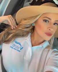 Karla Villacorta's Instagram, Twitter & Facebook