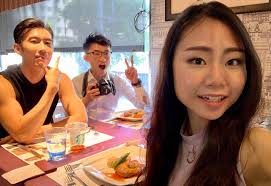 感謝換日線首席作家/ 華人好講師評審Harry Hsu邀請，來看健平台聊聊減重與健康的大小事😌 #正妹攝影師#發蛋黃酥的好機會