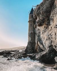 Filmy 4k i hd dostępne natychmiast na dowolne nle. How To Find The Pirate Tower In Laguna Beach Victoria Beach