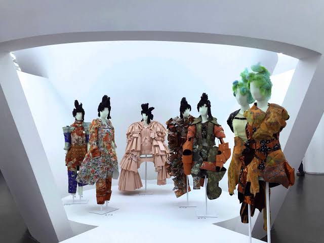 Sculptural Silhouettes on the Runway by Comme des Garcons