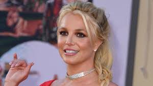 La Policía acudió a la casa de Britney Spears tras el video en el que baila  con cuchillos