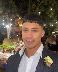 Dennis Pereira's Instagram, Twitter & Facebook