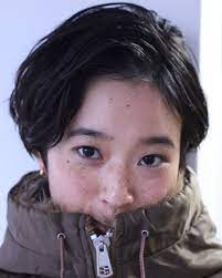 ダークグレーとネープをスッキリしたショートボブ 黒髪パーマ ヘアスタイル 髪型画像