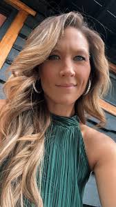 Adding professional sand shoveler to my résumé 💪🏽🌊