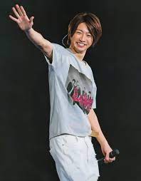 masaki aiba arashi 相葉雅紀 嵐 poses asian celebrities beautiful boys