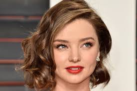 Was macht die rockabilly frisur aber eigentlich so populär? Abendfrisuren Von Glamour Bis Rock N Roll Gala De