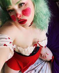 Are you getting under clown MILF Milly? 🤡 : rclowngirls