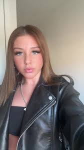 Leah Kearns's Instagram, Twitter & Facebook