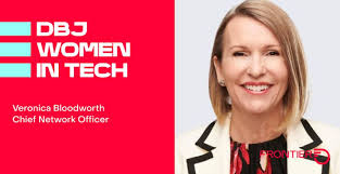 Karen Currington's Instagram, Twitter & Facebook