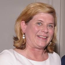 Elinor Ryan's Instagram, Twitter & Facebook