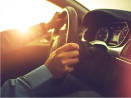 Senatorii au adoptat un act normartiv care permite șoferilor cu permisul de conducere suspendat reducerea perioadei de suspendare. De Joi Mai MulÈi Èoferi Vor Putea Solicita Reducerea SuspendÄrii Permisului Auto