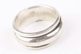 How To Clean Silver Jewelry With Vinegar Cleaning Silver Jewelry Cleaning Jewelry Tarnished Jewelry