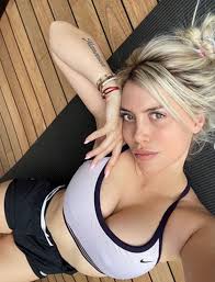 Photos: Wanda Nara shares topless photos from her home spa - Wanda Nara,  the wife and representative of Mauro... | MARCA English