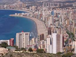 Toda la información municipal y canal de comunicación del ciudadano, residente, emprendedor y turista. Benidorm Spania Skyline