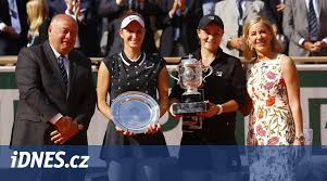 Jak jejich šance vidí zahraniční experti? Budouci Superstar Nebo Zazrak Jedne Akce Vondrousova Nehodla Zhasnout Idnes Cz