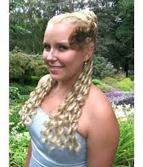 This hairstyle features curling the hair at the bottom. Clip In Ringlets Bride Hair Extensions Club Curls Magic Tribal Hair Magic Tribal Hair Schlegel Str 30 50935 Cologne Germany