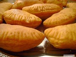 Se prajesc pe ambele parti, in ulei incins. Gogosi Cu BranzÄ Betty S Kitchen