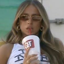 Amy Larcombe (@amy_larcombe19)