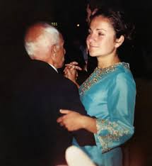 A phd research in comparative physiology. Jessica Meir On Twitter My Father Taught Us The Supreme Value Of Education Had A Penchant For Bow Ties Amp Was A Nimble Ballroom Dancer All 3 Converging At My Graduation