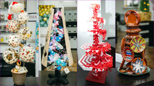 Brazi craciun.com ofera brazi naturali, brazi cultivati special pentru craciun, brazi artificiali si accesorii brad la preturi de sarbatoare! Creativitatea Nu Are Margini Balul Brazilor De CrÄciun 2017 PrezintÄ LucrÄri Deosebite Din Cele Mai Inedite Materiale Videografic Ea Md