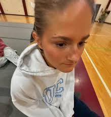 YEAR 5 AND CLARY FINALLY PUT HER CHEER SHOES ON! 🏈📣 …. she just took a 4  year break, that's all #tstnt