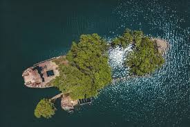 Take A Tour Of The 25 Coolest Shipwrecks In The World Shipwreck Aerial View Abandoned Amusement Parks
