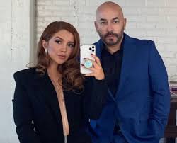 Guadalupe rivera (born january 30, 1972 in la barca, jalisco, mexico) is a mexican banda singer. El Dolor De Lupillo Rivera Para Removerse El Tatuaje De Belinda