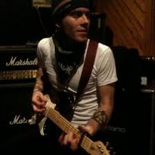 Michael Otremba (@MikeyO_FromQwnz)